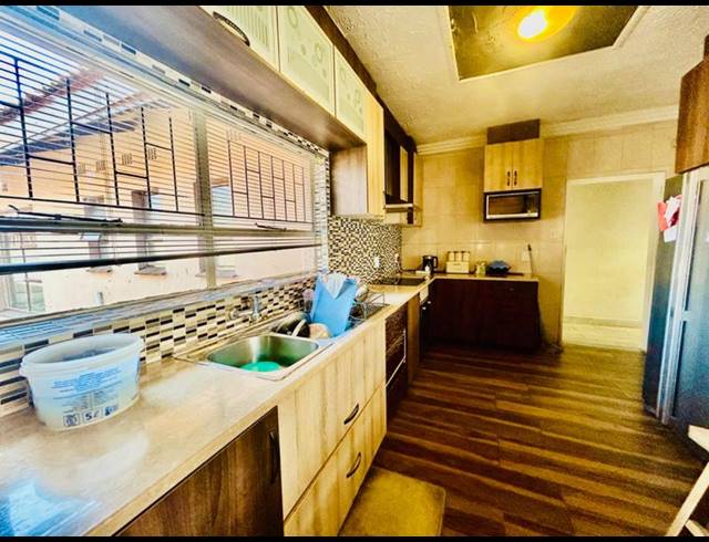 4 BEDROOM HOUSE FOR SALE IN VANDERBIJLPARK CE 3